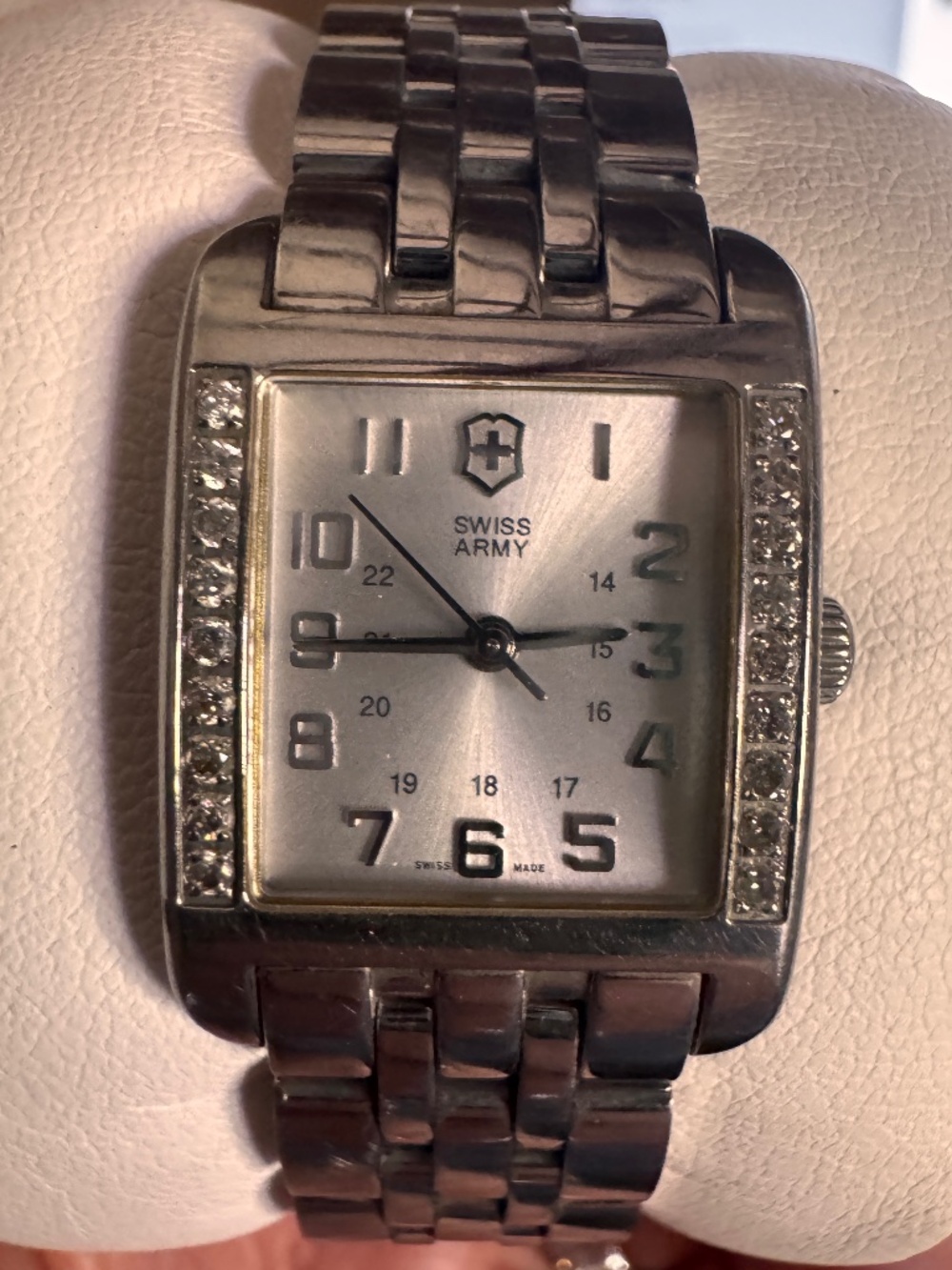 "Alliance Silver Dial and diamonds" Vitorinox Swiss Army watch